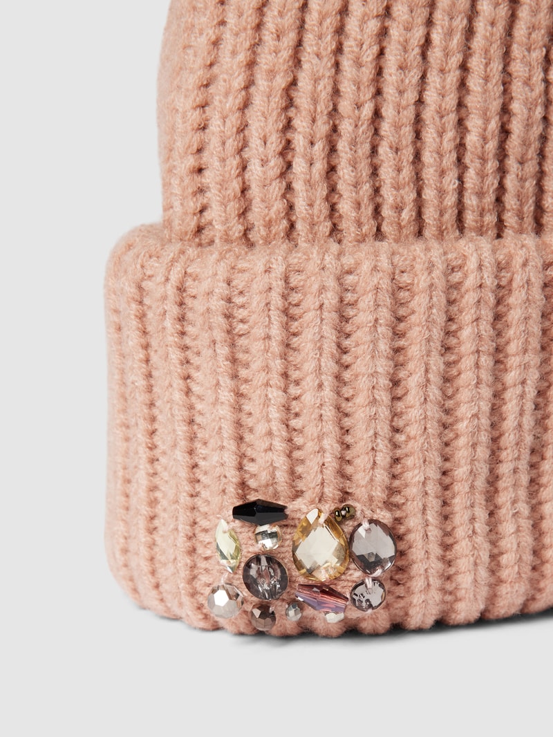 Beanie mit Ziersteinbesatz in altrosa