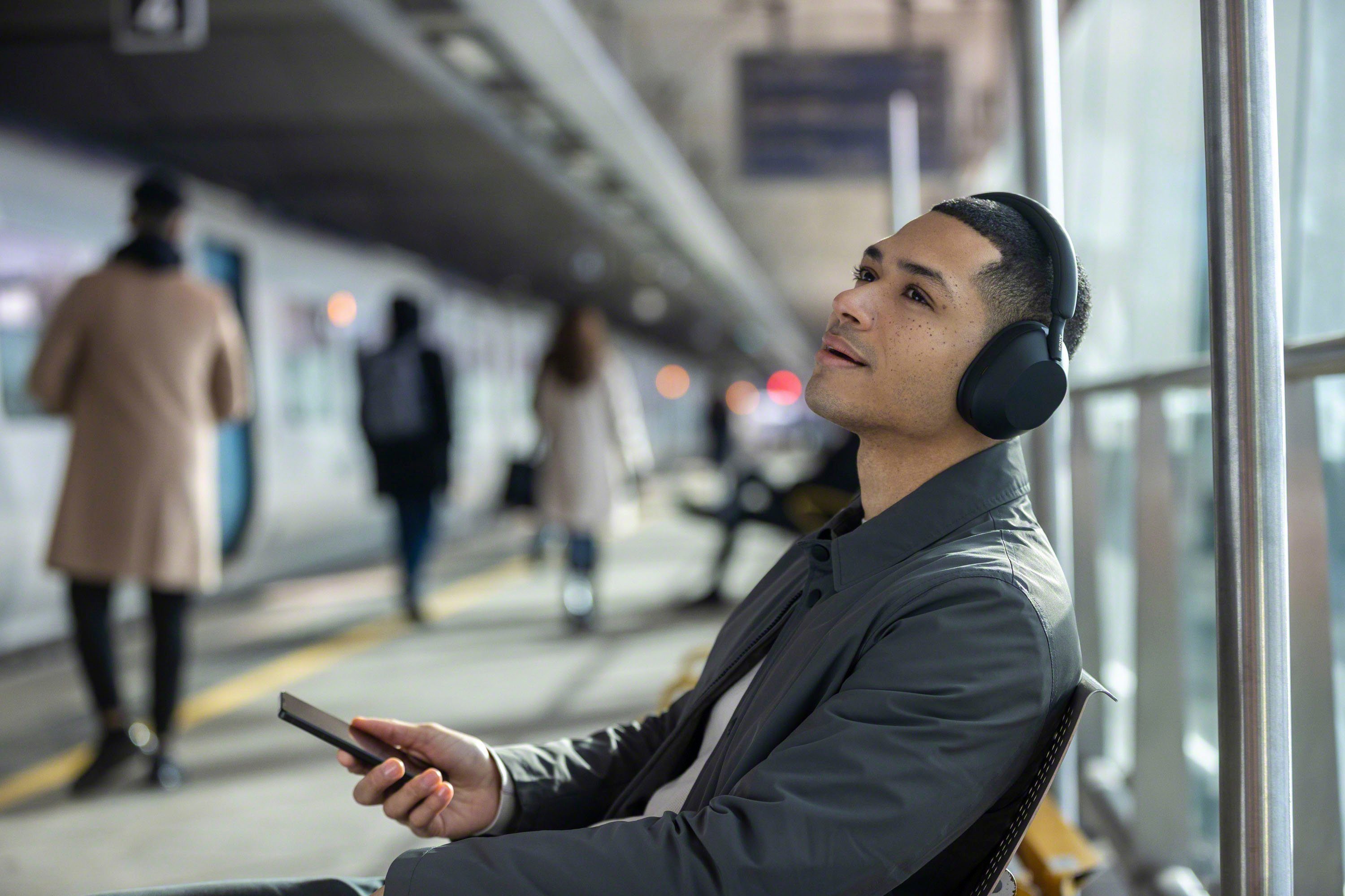 Sony WH1000XM5 kabelloser Kopfhörer (Freisprechfunktion, Hi-Res, Multi-Point-Verbindung, Noise-Cancelling, Rauschunterdrückung, Sprachsteuerung)