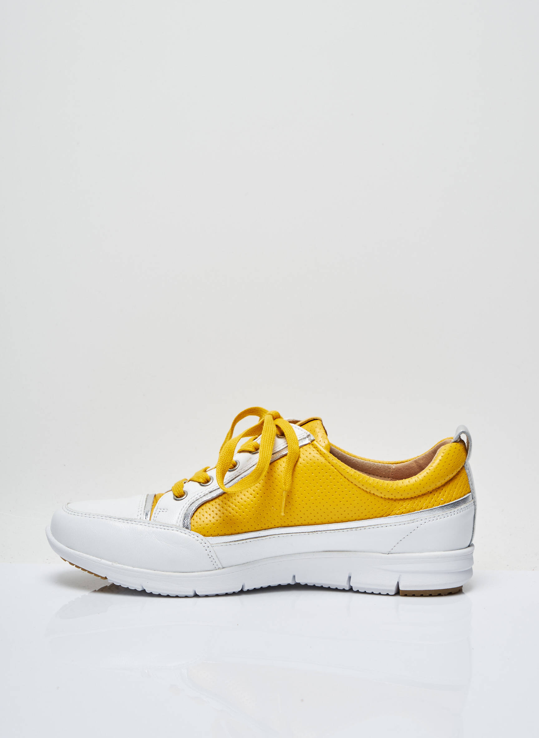 Caprice Baskets Femme couleur jaune