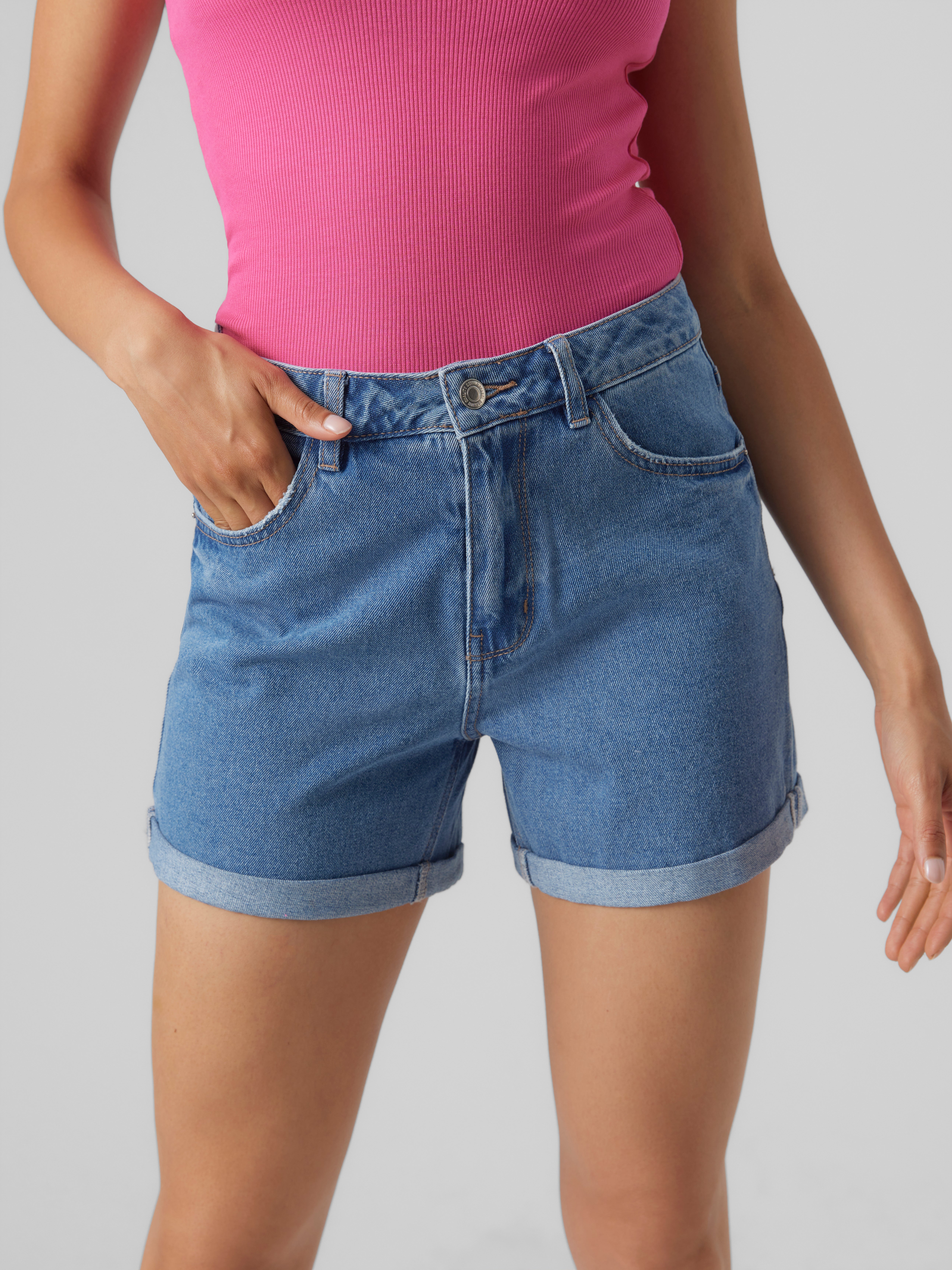 VMNINETEEN Shorts