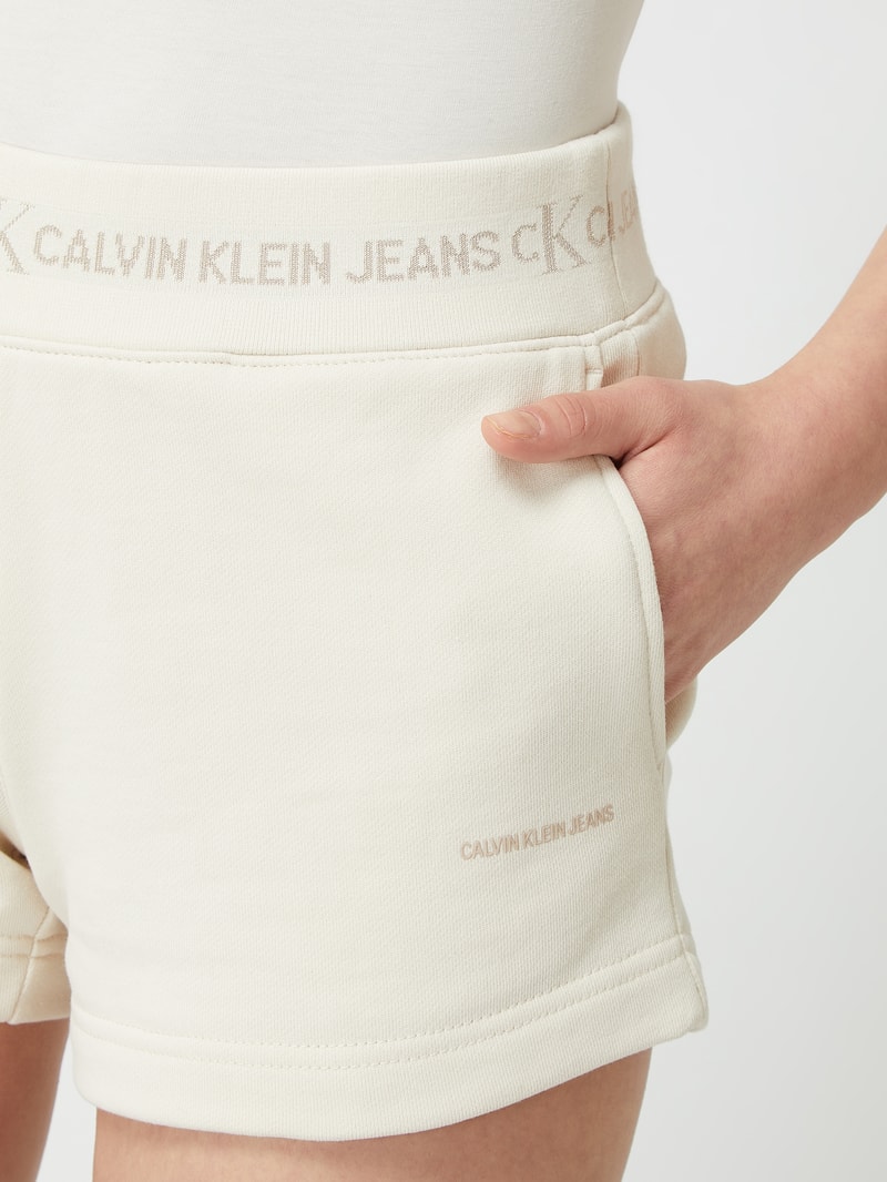 Sweatshorts aus Bio-Baumwolle  in beige