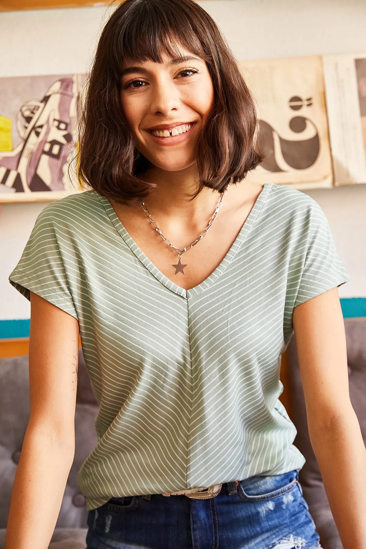 Olalook  Wassergrünes V-Schräg-T-Shirt für Damen vorne und hinten TSH-19000282