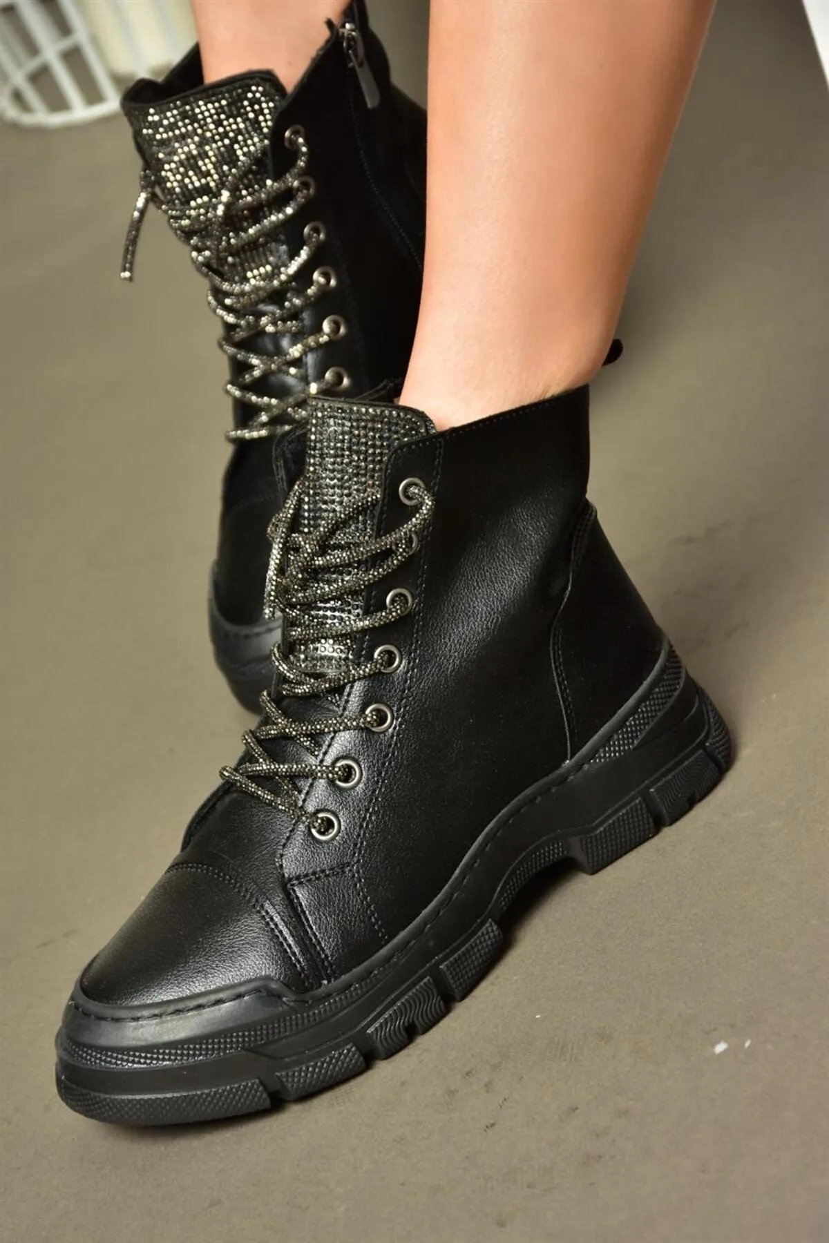 Fox Shoes  R602889909 Damenstiefel mit schwarzen Steindetails