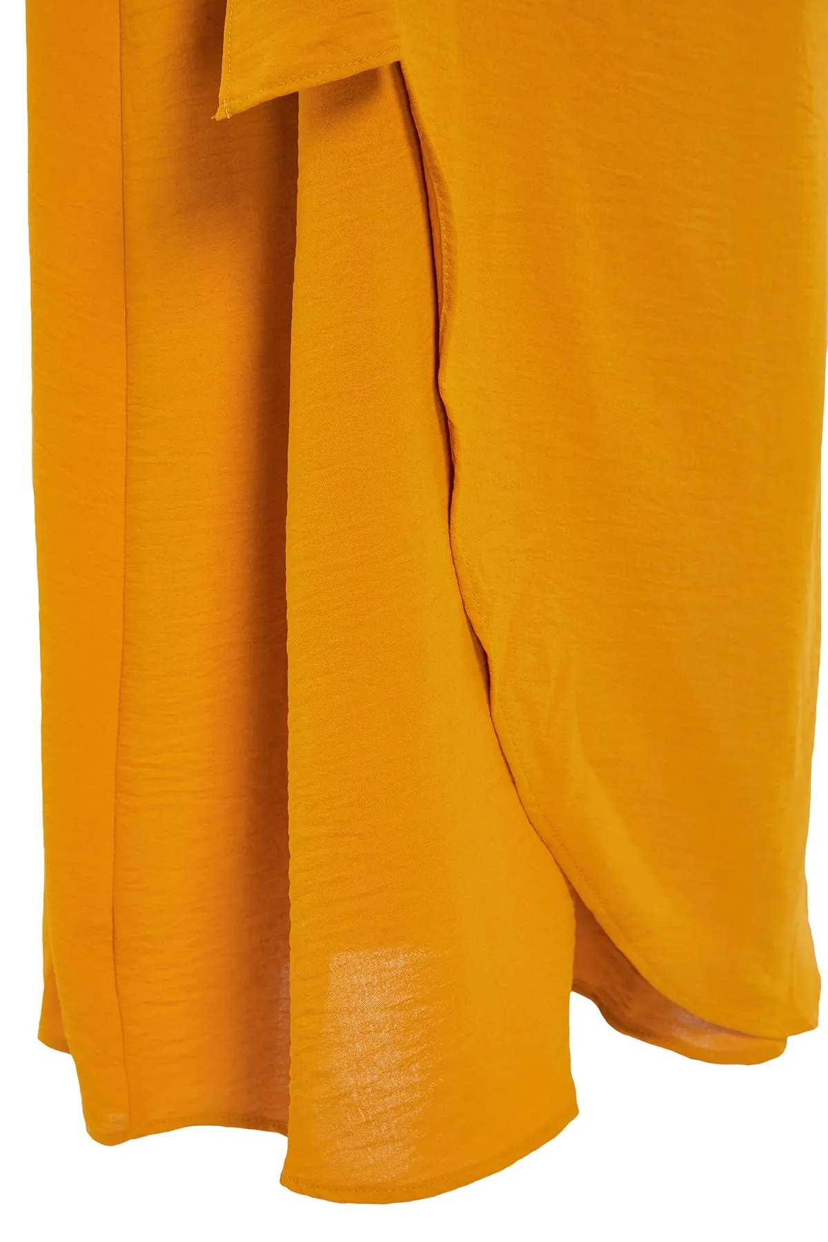 Trendyol Modest  Gelbes Aerobin-Gewebtes Kleid mit Bindedetail TCTSS23EB00140