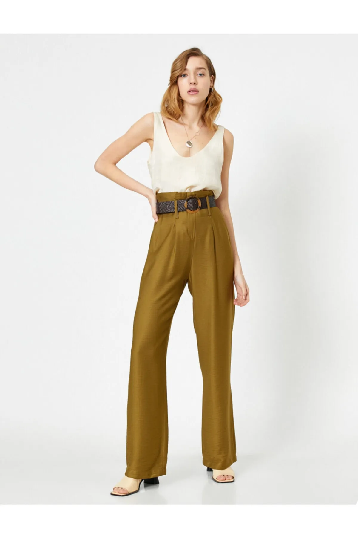 Koton  Gürteldetaillierte Hose mit hoher Taille und Taschendetail