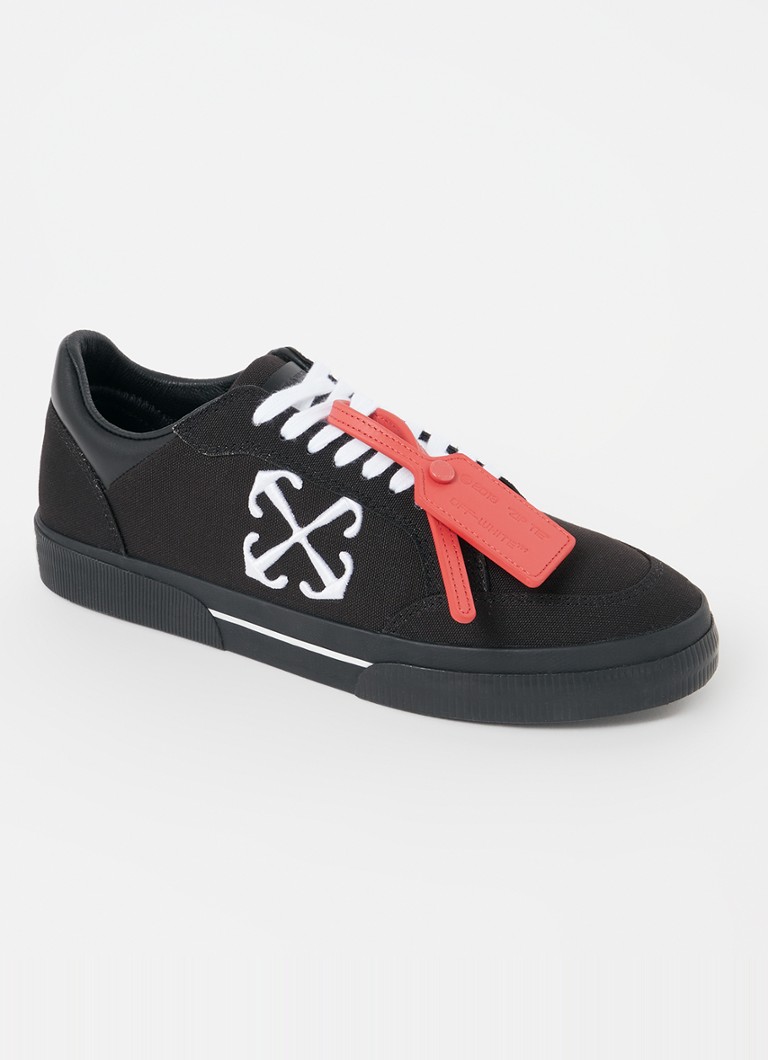 Niskie trampki Off-White wykonane z wulkanizowanego płótna ze skórzanymi detalami.