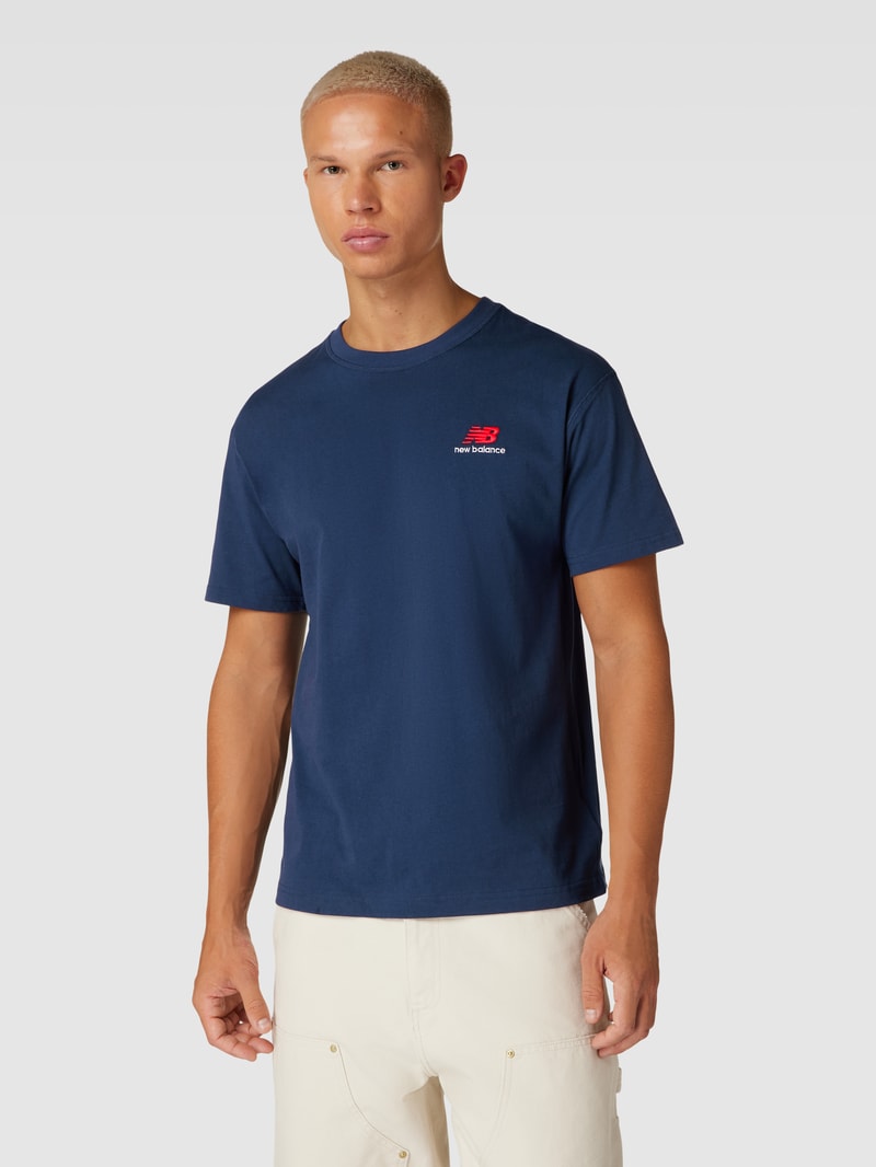 T-Shirt mit Rundhalsausschnitt und Label-Stitching in marineblau