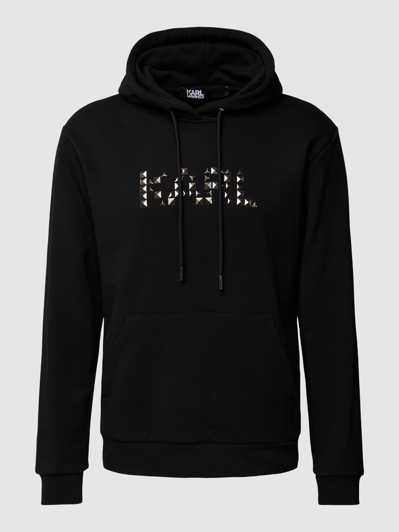 Hoodie mit Känguru-Tasche in schwarz