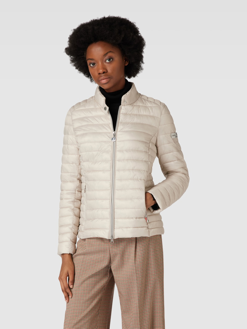 Steppjacke mit Label-Applikation Modell 'JUDY' in kitt