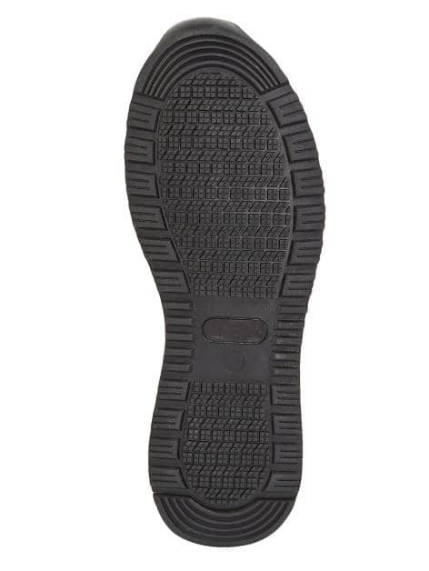 Sportschuh mit einer 3 Komponenten Zwischensohle