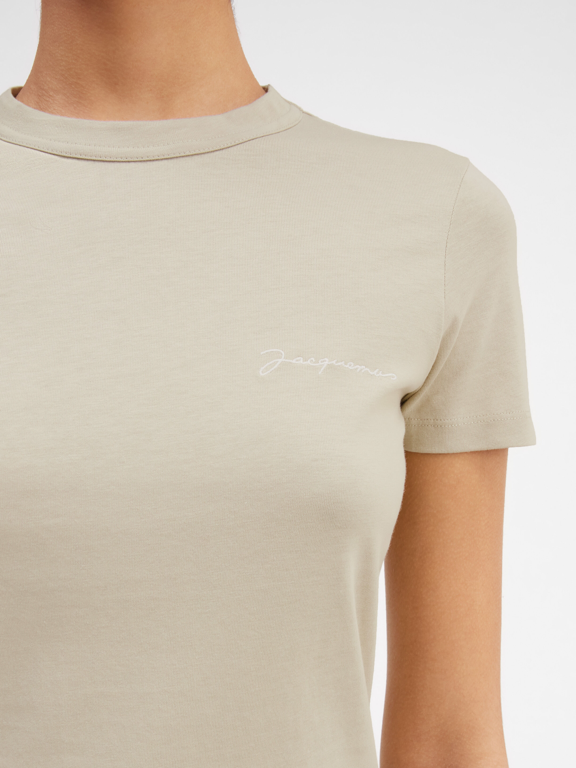 Le t-shirt brodé