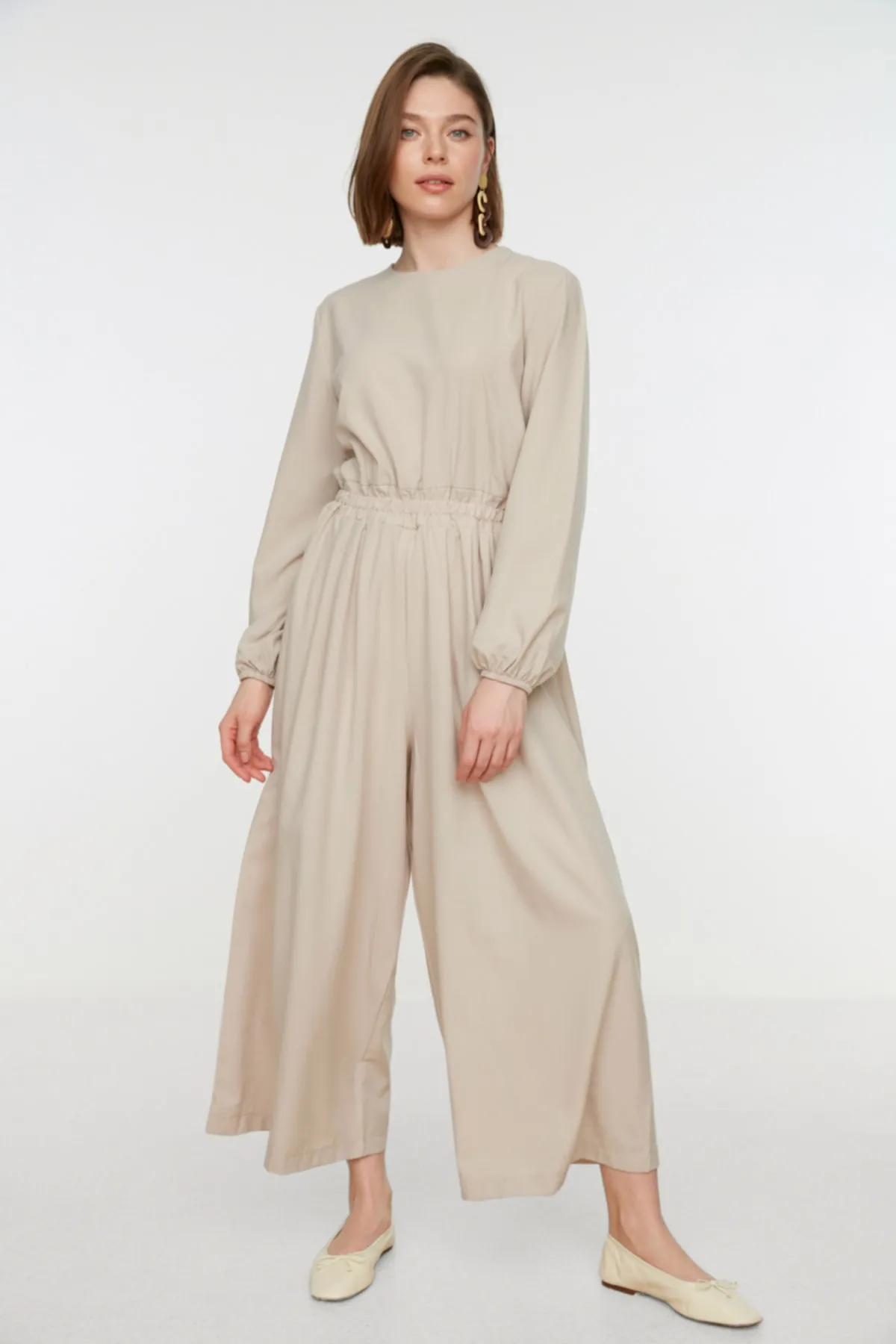 Trendyol Modest  Gewebter Overall mit weitem Bein und Steintaille TCTSS22TL0003