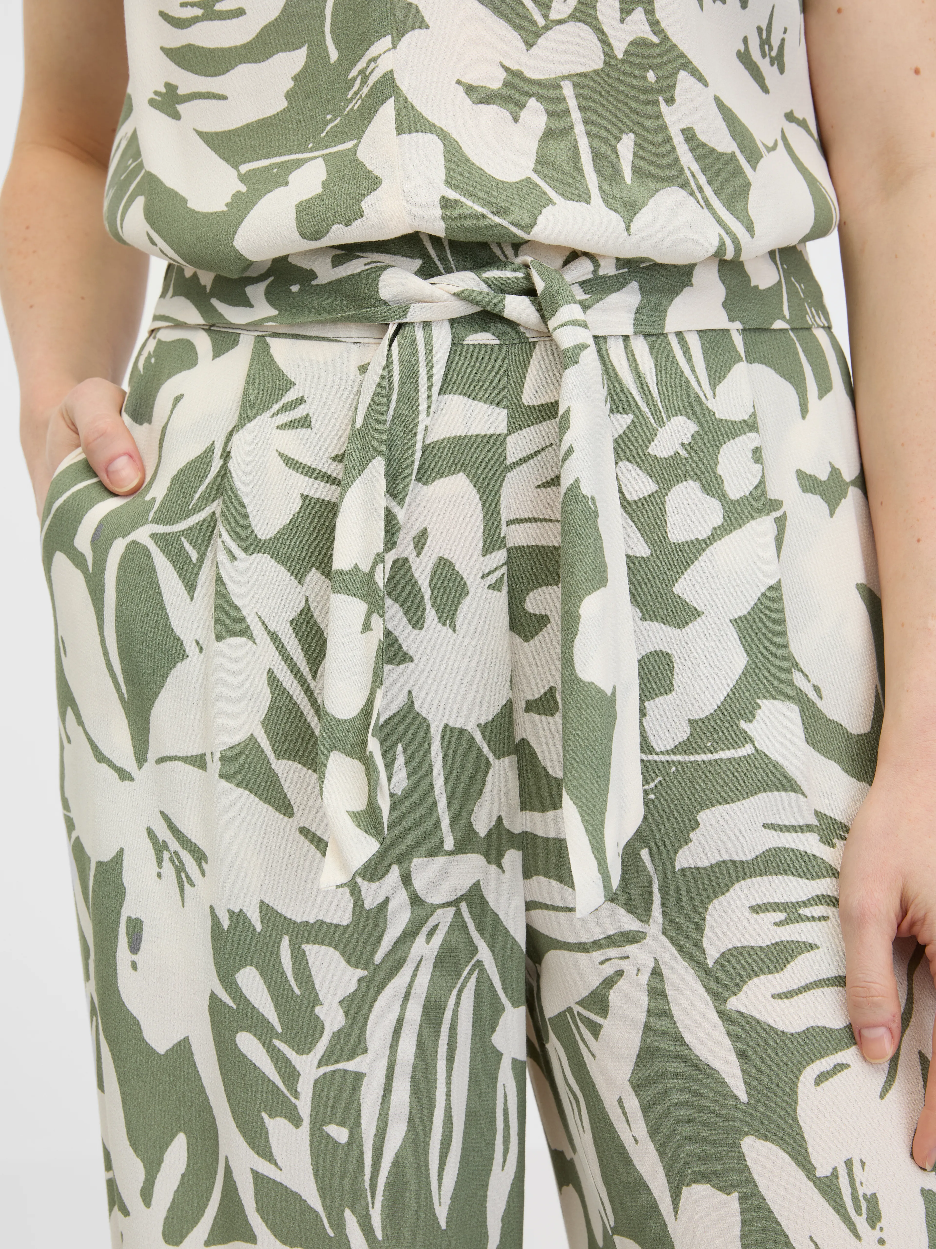 Khakifarbene weite Damenhose ORSAY