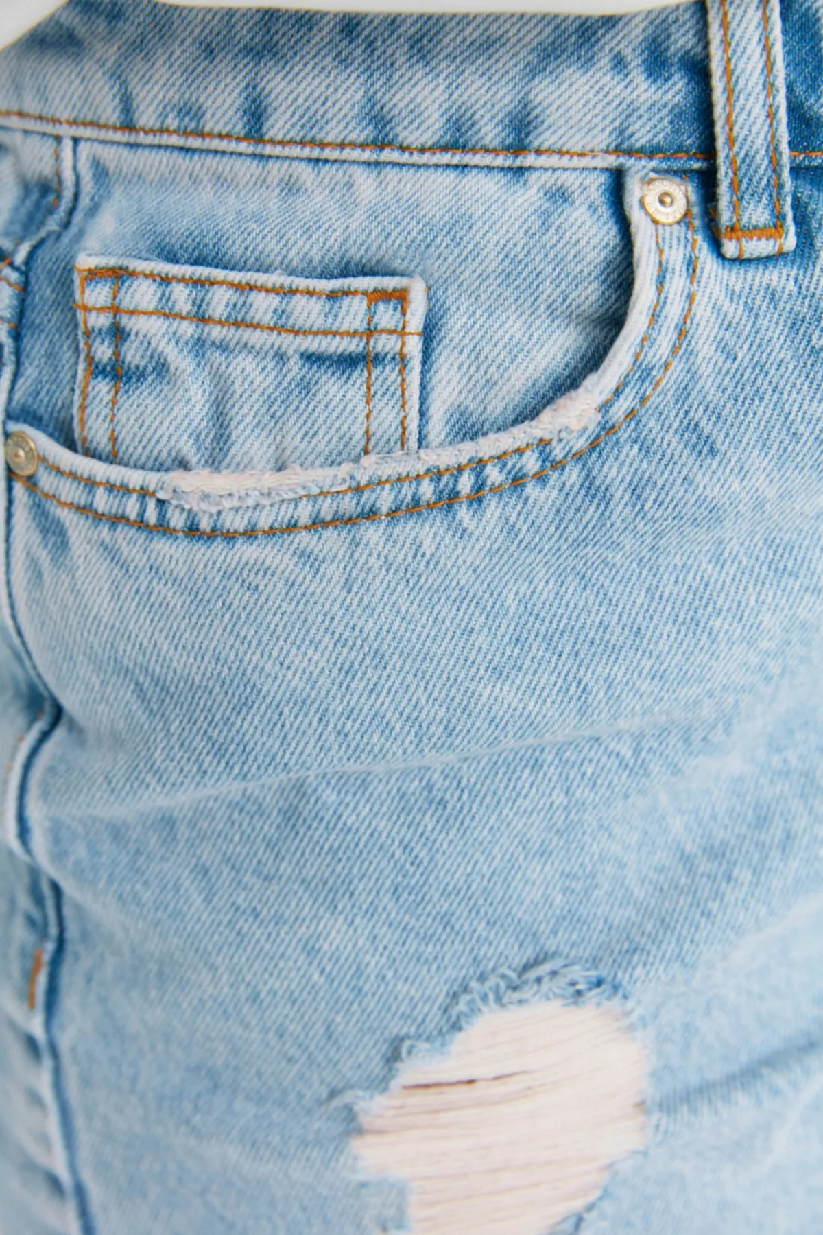 Trendyol Curve  Blaue Jeansshorts und Bermuda TBBSS22SR0165