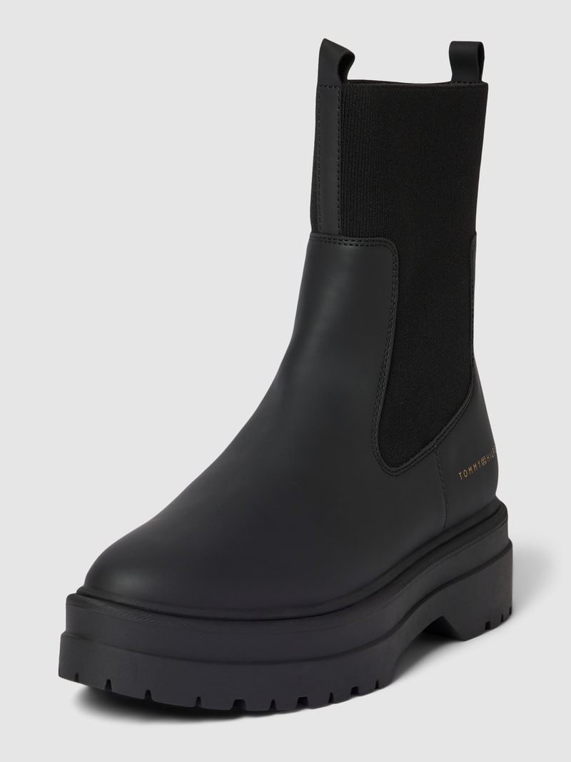 Boots mit Plateausohle Modell 'FEMININE' in schwarz