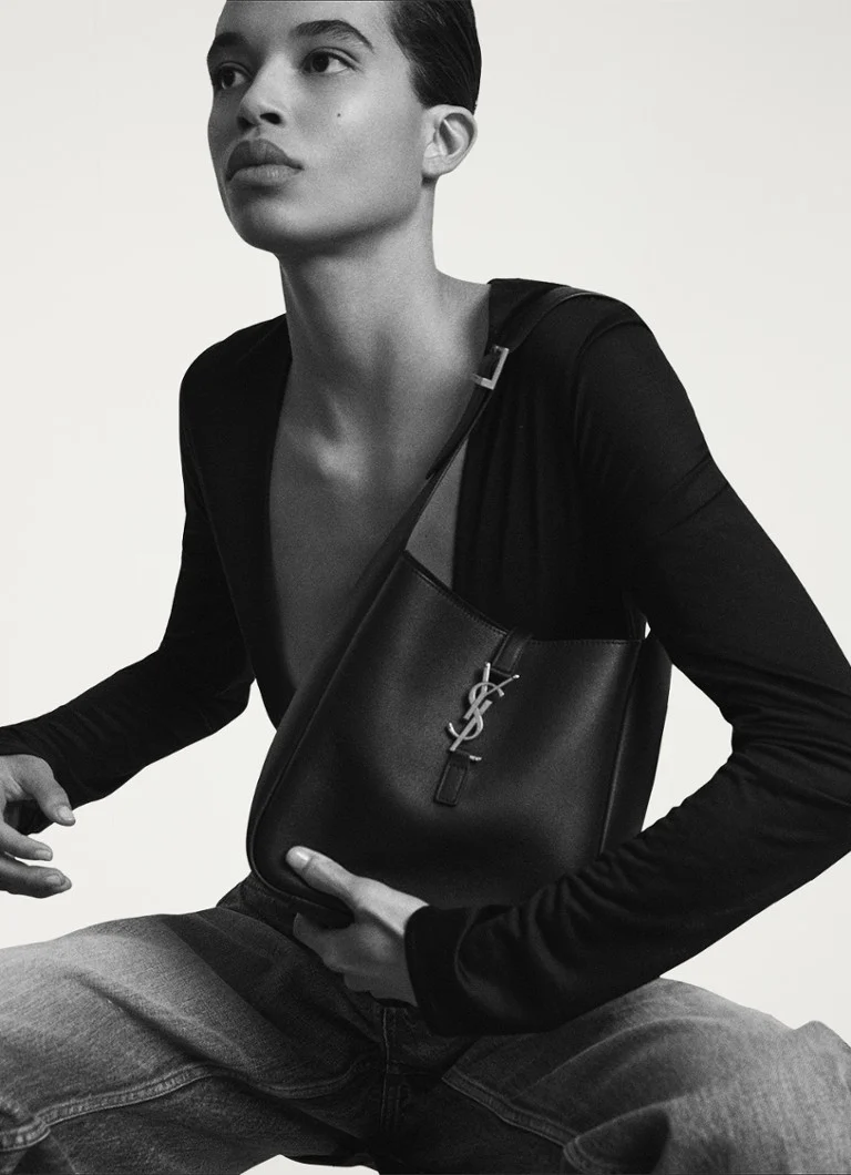 Saint Laurent Le 5 À 7 Supple Bolsa tiracolo pequena de couro de bezerro