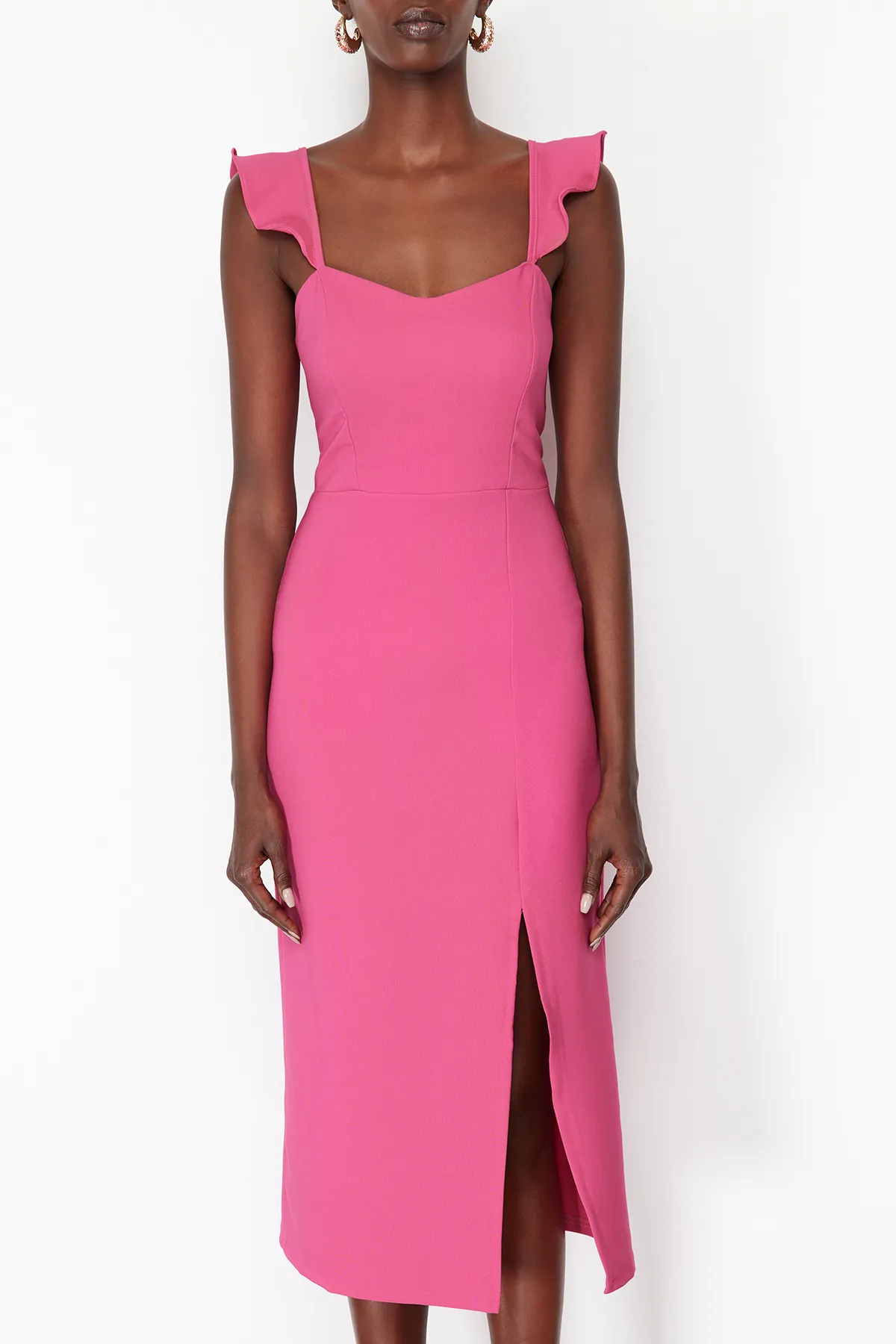 Trendyol Collection  Körperbetontes, gewebtes Kleid mit Volant in Fuchsia TPRSS24EL00134