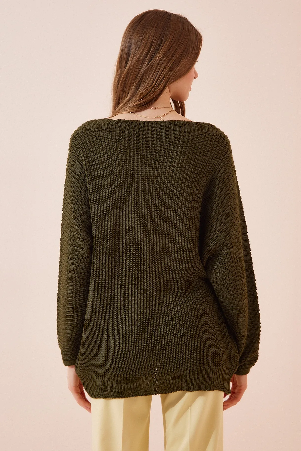 Happiness İstanbul  Khakifarbener Thessaloniki-Strickpullover mit V-Ausschnitt für Damen in Übergröße ZA00059