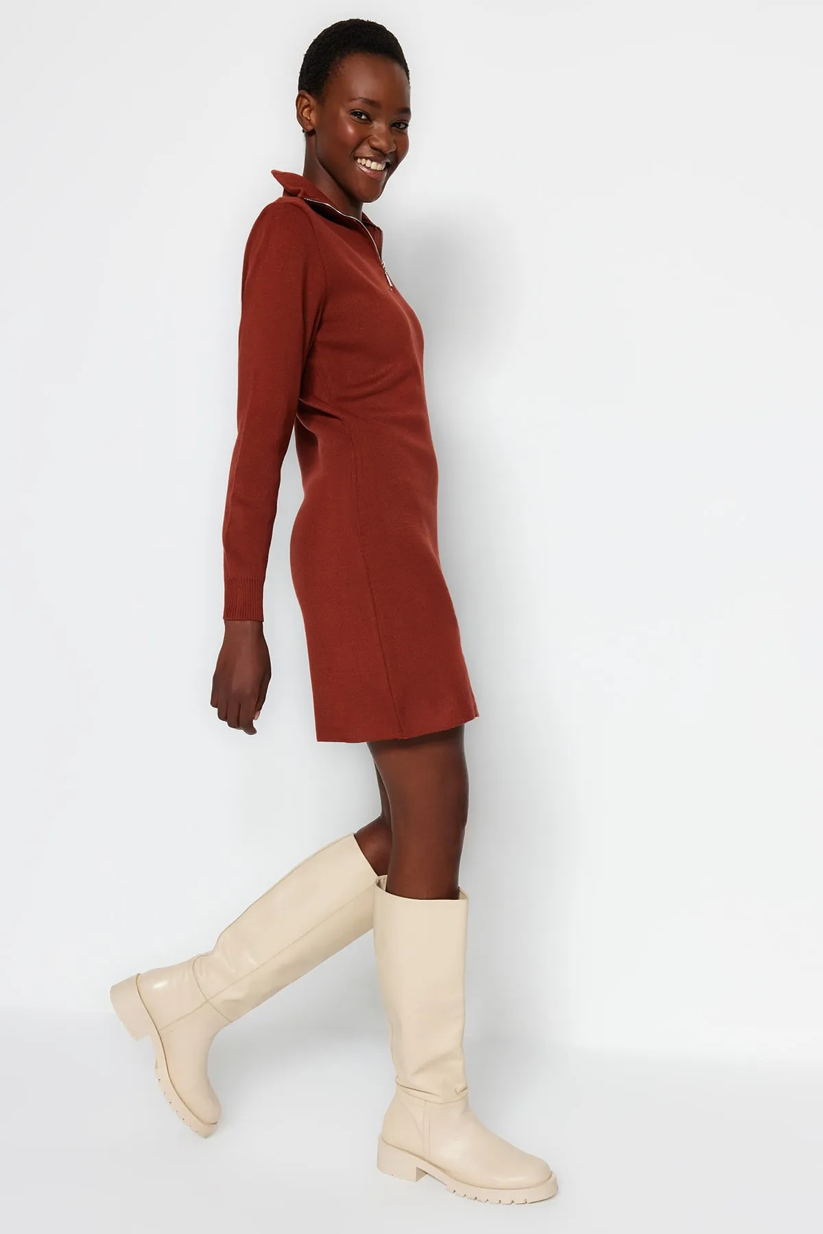 Trendyol Collection  Tile Mini-Strickkleid mit Reißverschluss TWOAW24EL00105