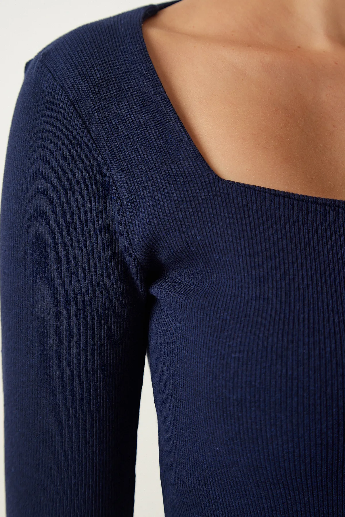 Happiness İstanbul  Marineblaue Cord-Strickbluse mit quadratischem Kragen für Damen GT00052