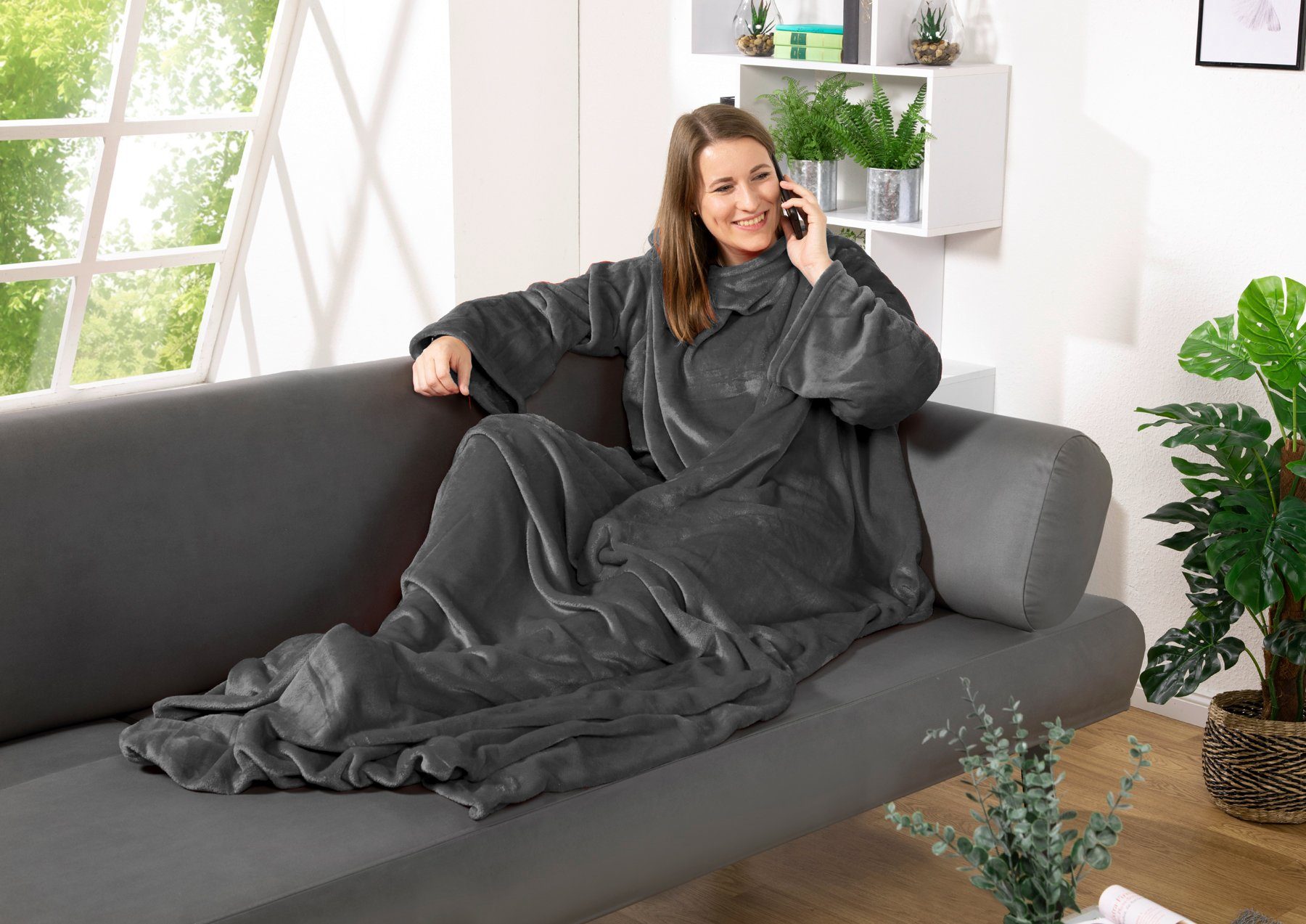 Wohndecke Kuscheldecke mit Ärmeln Super Soft Flanell Decke, heimtexland, Ärmeldecke mit 2 Taschen und Fußsack