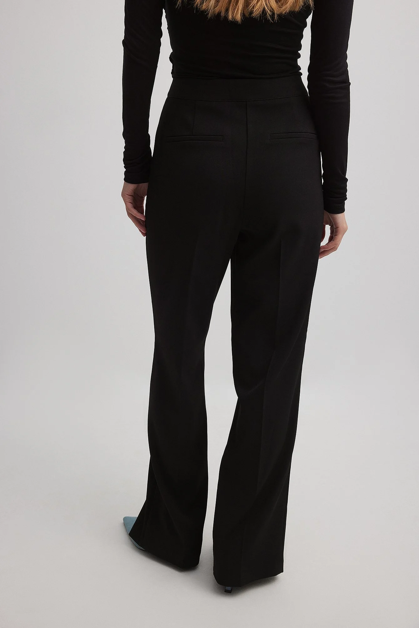 Hose mit hoher Taille und Frontschlitz