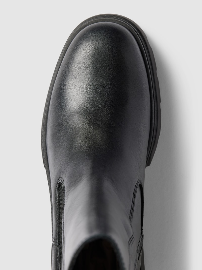 Chelsea Boots aus Leder mit Plateausohle in schwarz