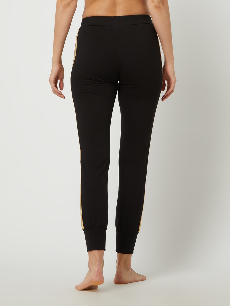 Trackpants mit Stretch-Anteil in schwarz
