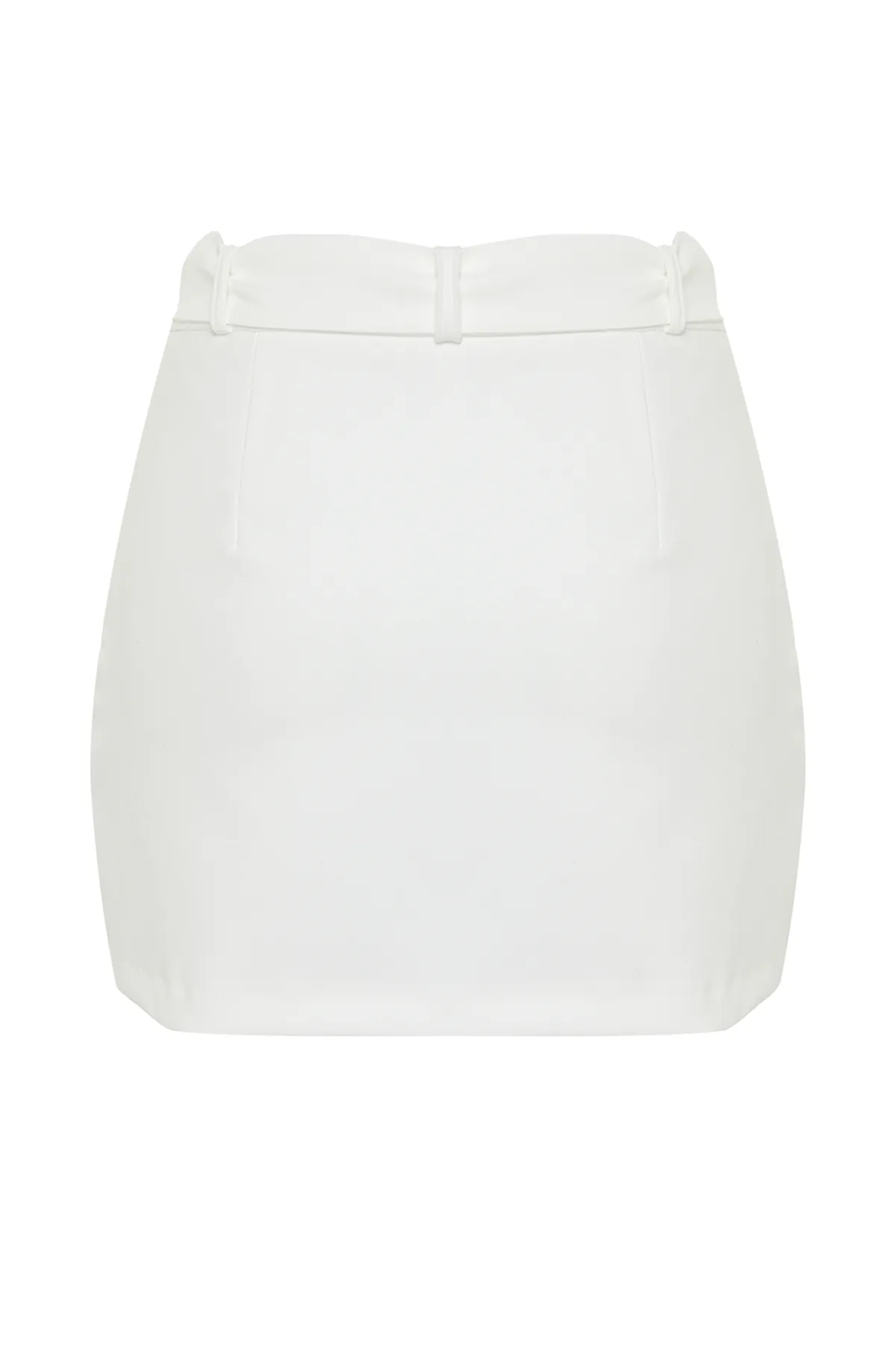 Trendyol Collection  Weißer, geschlitzter, detaillierter, gewebter Shorts-Rock in Minilänge mit Gürtel TWOSS24SR00046