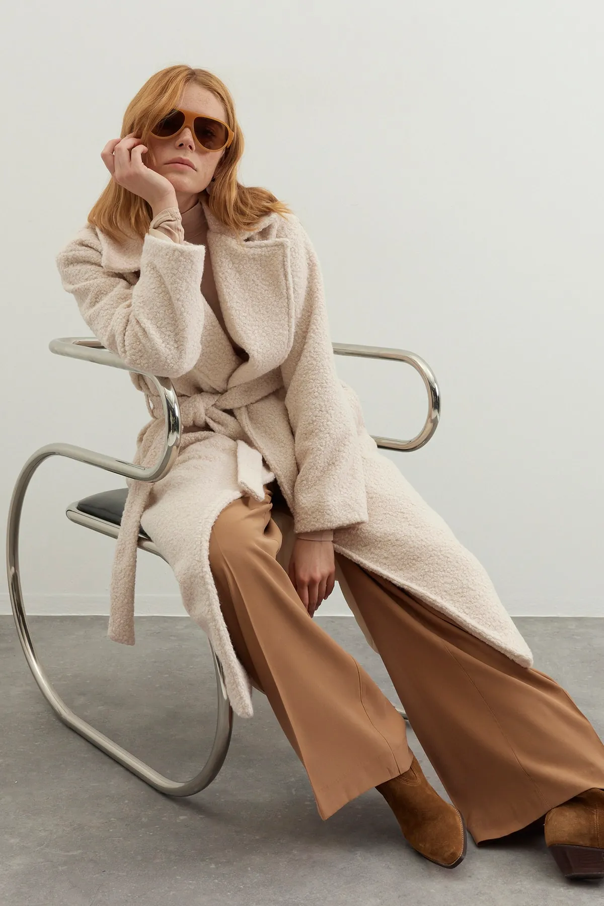Trendyol Modest  Steinfarbener, gefütterter Sherpa-Mantel TCTAW24AB00002