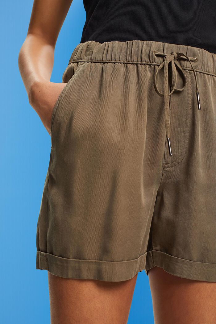 Shorts aus TENCEL™ mit Bindegürtel
