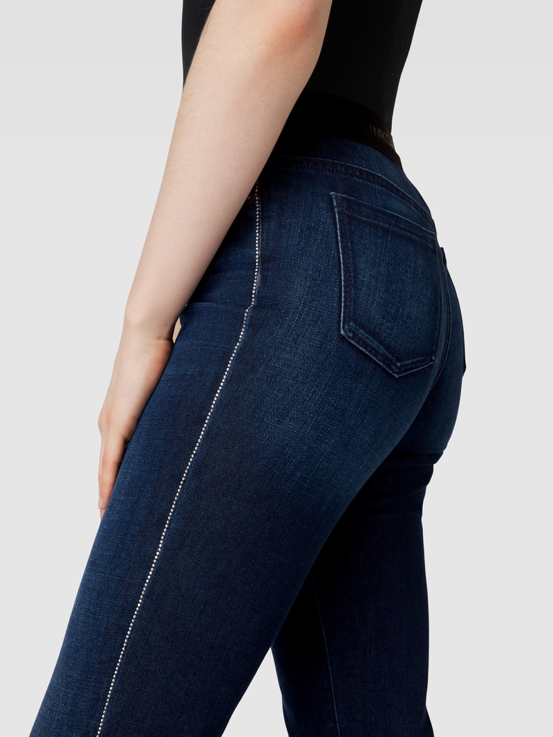 Schlupfjeans mit elastischem Bund in blau