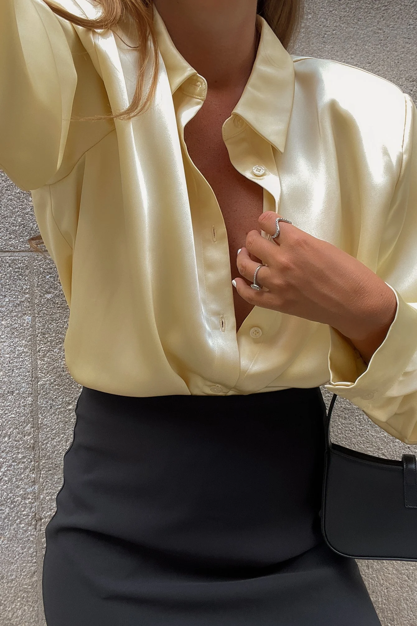 Schwere Satinhemdbluse