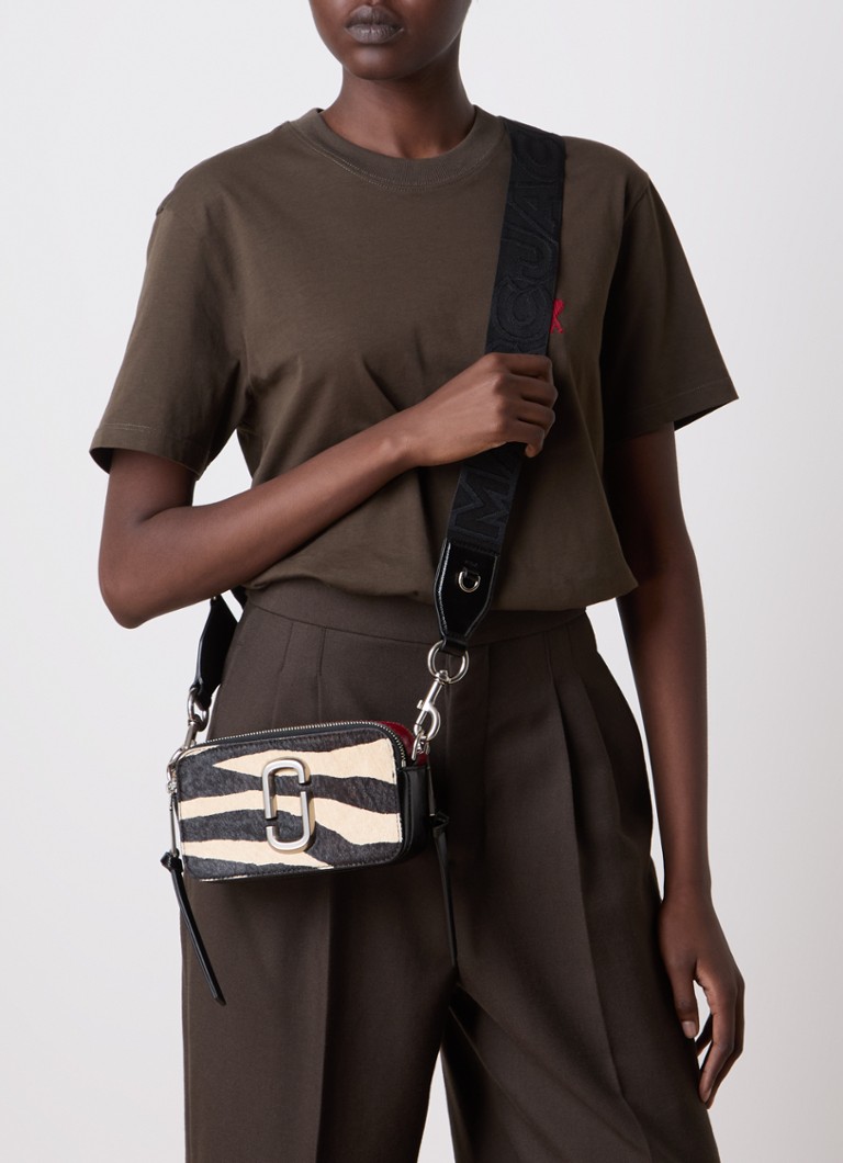 Torba na ramię Marc Jacobs The Snapshot ze skóry cielęcej ze zwierzęcym nadrukiem.