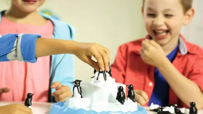 Plitsch - Platsch Pinguin - Kinderspiel ab 4 Jahren