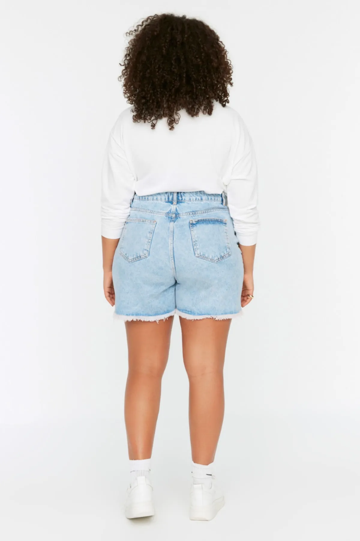 Trendyol Curve  Blaue Jeansshorts und Bermuda TBBSS22SR0165