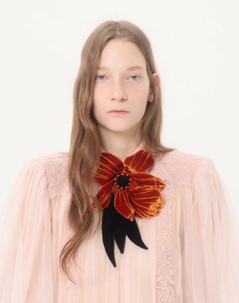 Top de organza bordado