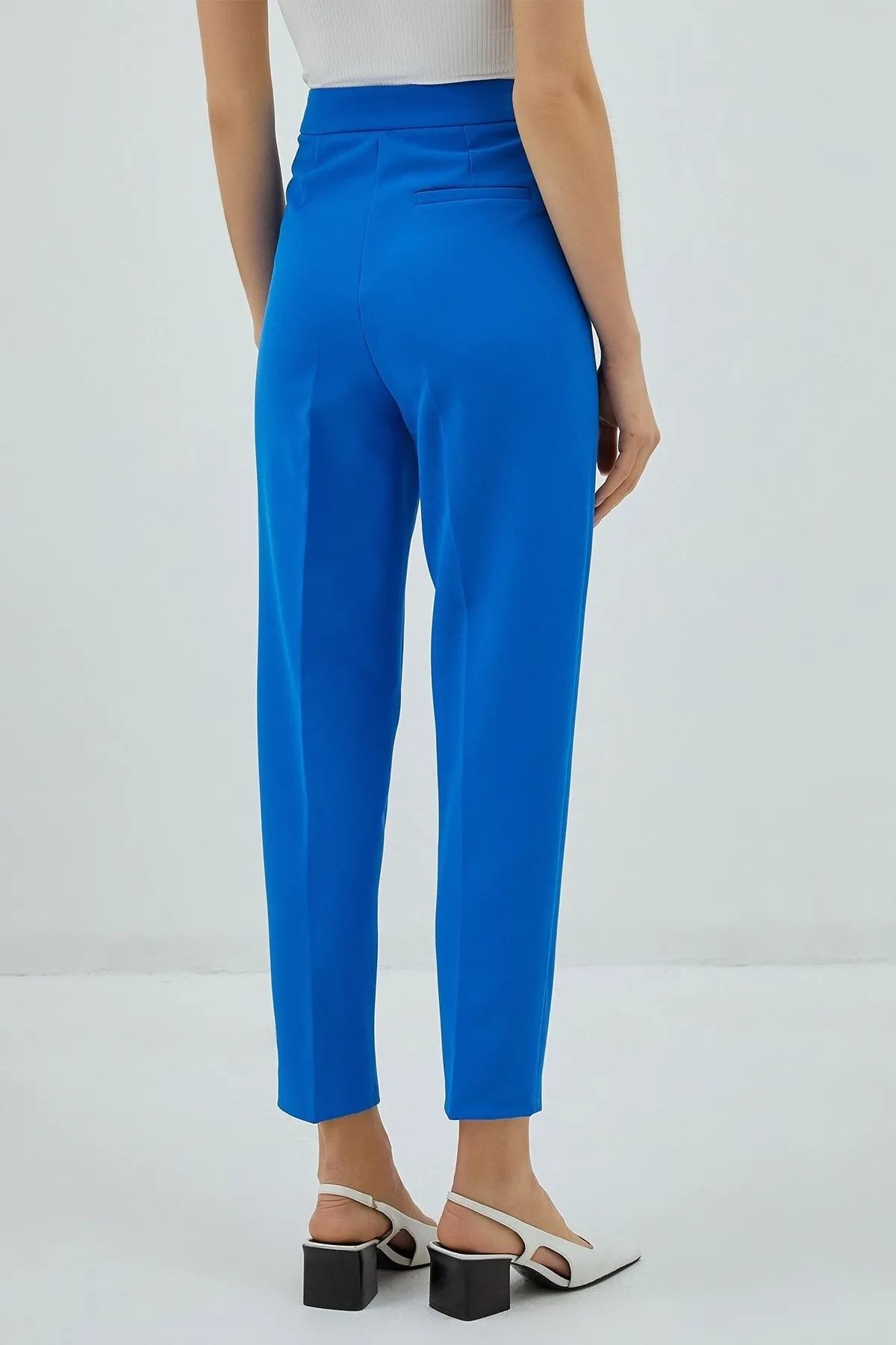 Koton  Gerippte Slim-Fit-Stoffhose für Damen mit hohem Bund