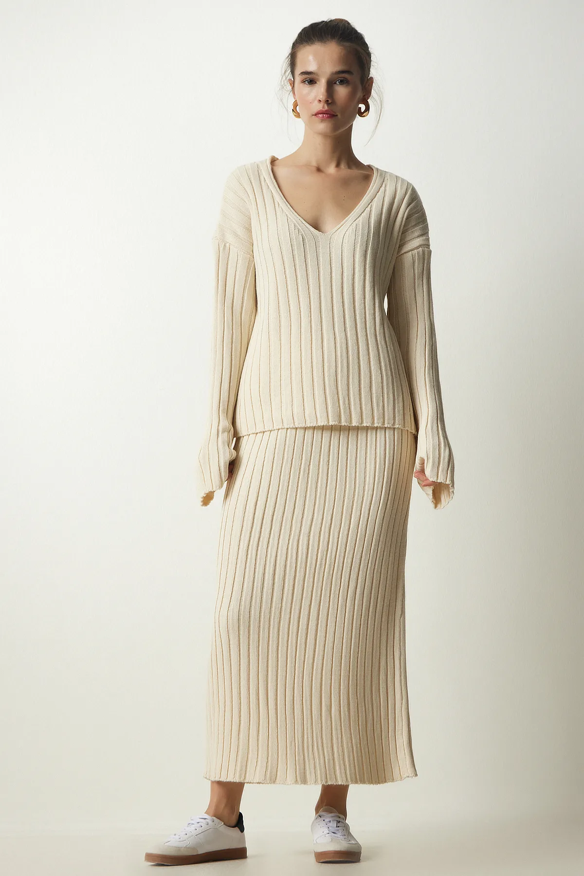 Happiness İstanbul  Cremefarbenes Strickset mit geripptem Pullover und Rock für Damen YY00188