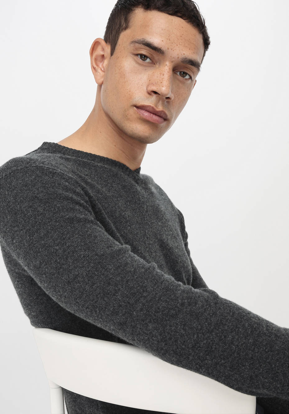 V-Pullover aus Schurwolle mit Kaschmir