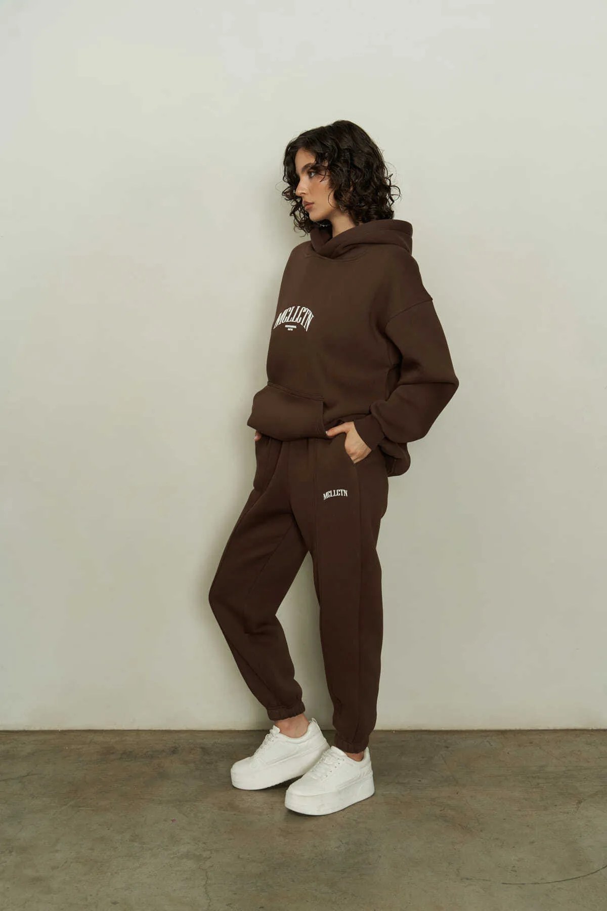 MCLLCTN  Braunes Estambul-Trainingsanzug-Set