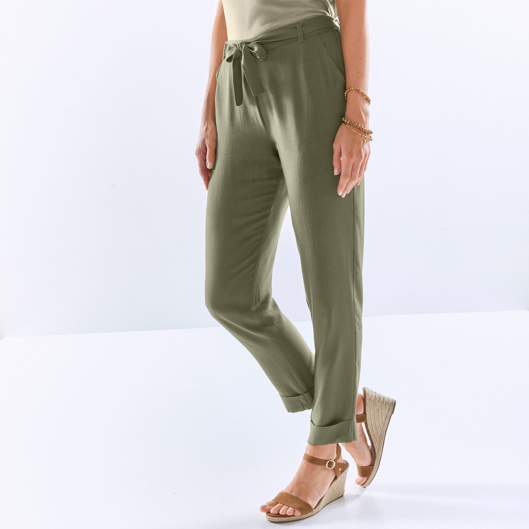 Pantalon 7/8ème fuselée uni, tissu fluide