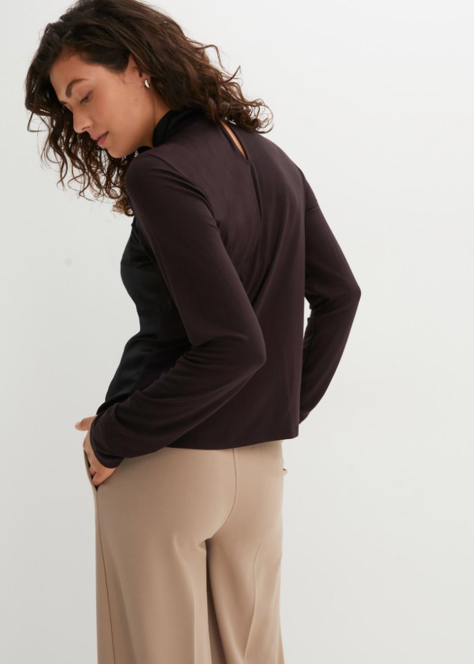 Shirt mit Twist