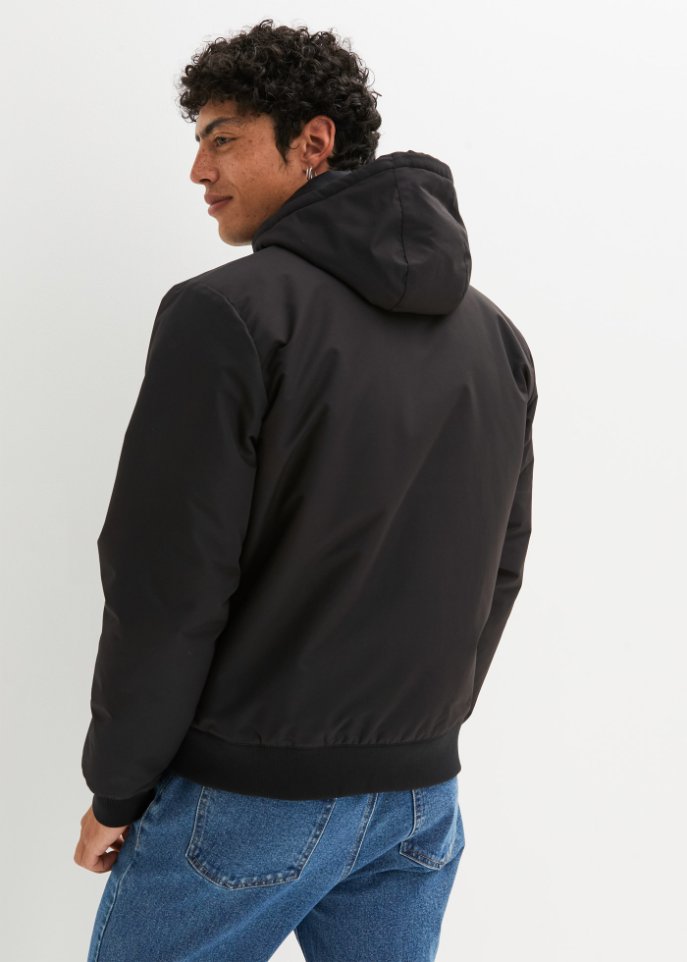 Winterjacke mit Kapuze und recyceltem Polyester