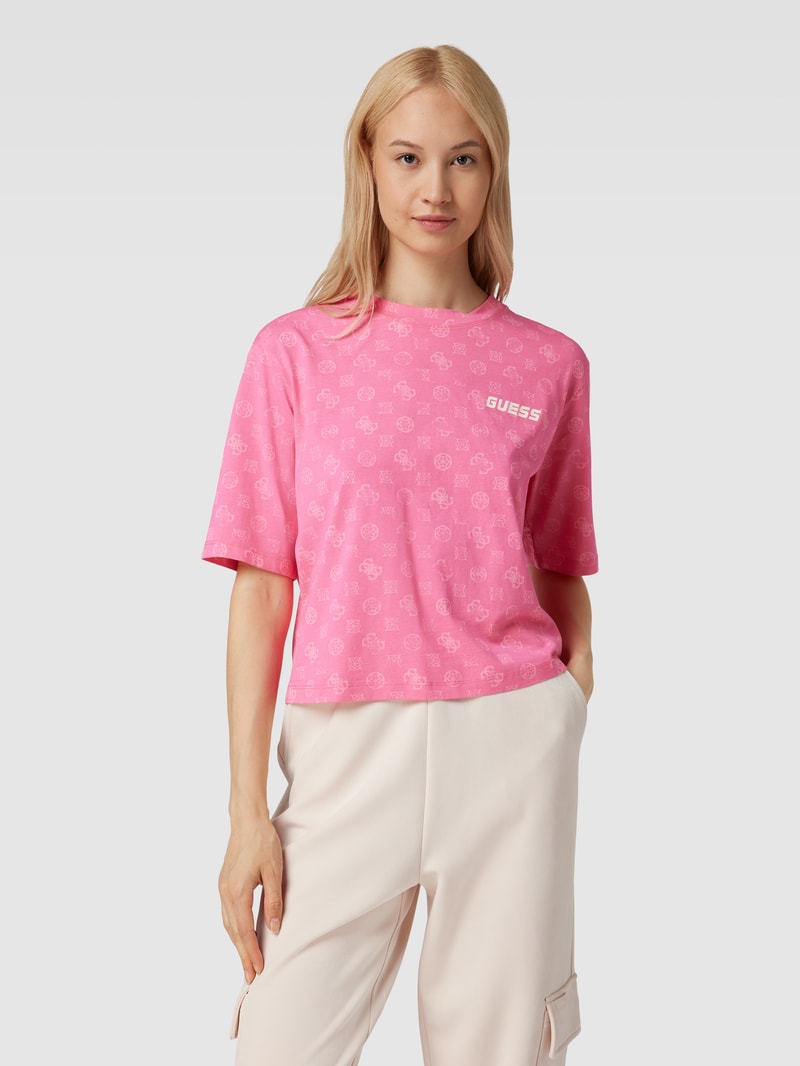 Crop T-Shirt mit Allover-Label-Print Modell 'ALETHA' in pink