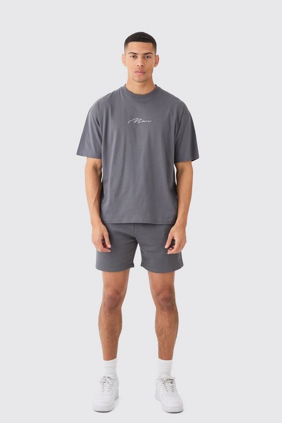 Man Signature T-Shirt und lockere Shorts