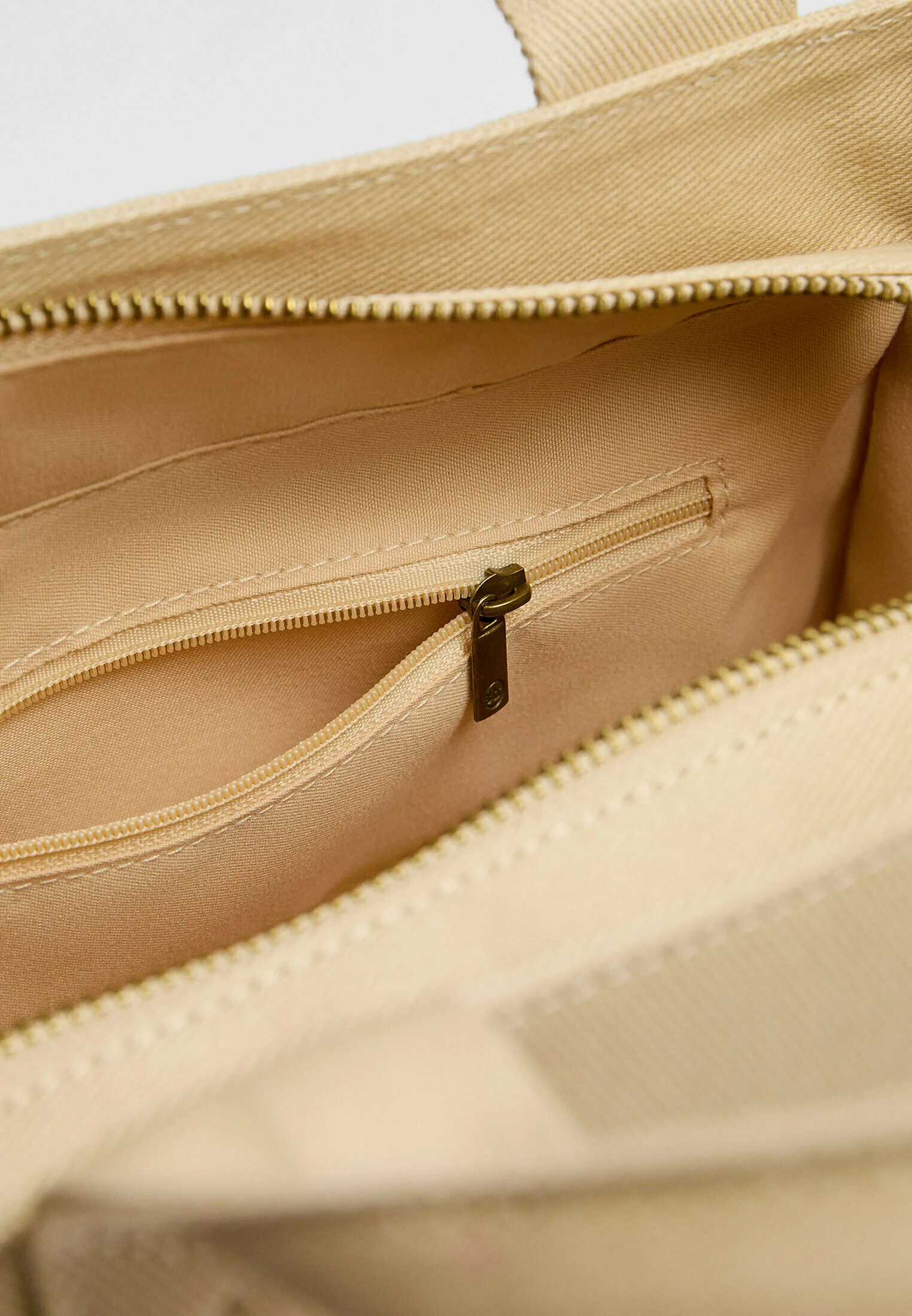 Bolso Stradivarius