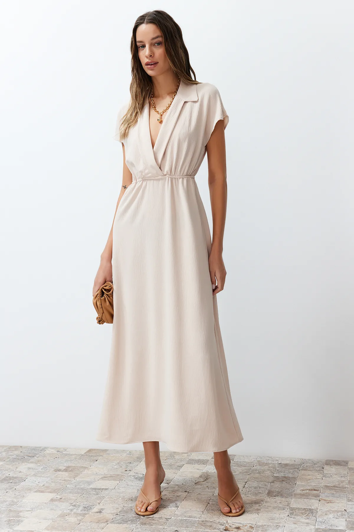 Trendyol Collection  Beiges Aerobin DMidi-Kleid - A-Linie, Zweireihiger Kragen TWOSS24EL00599