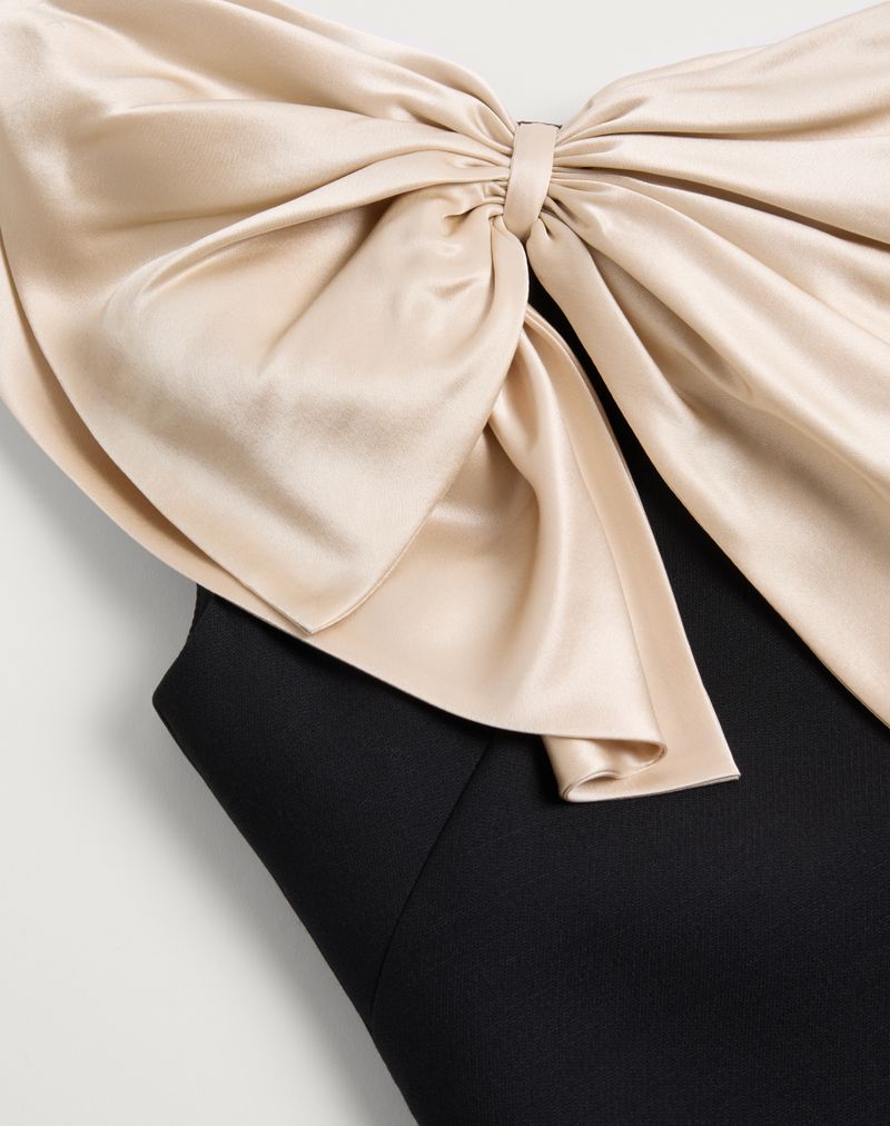 Vestido curto de crepe de alta costura