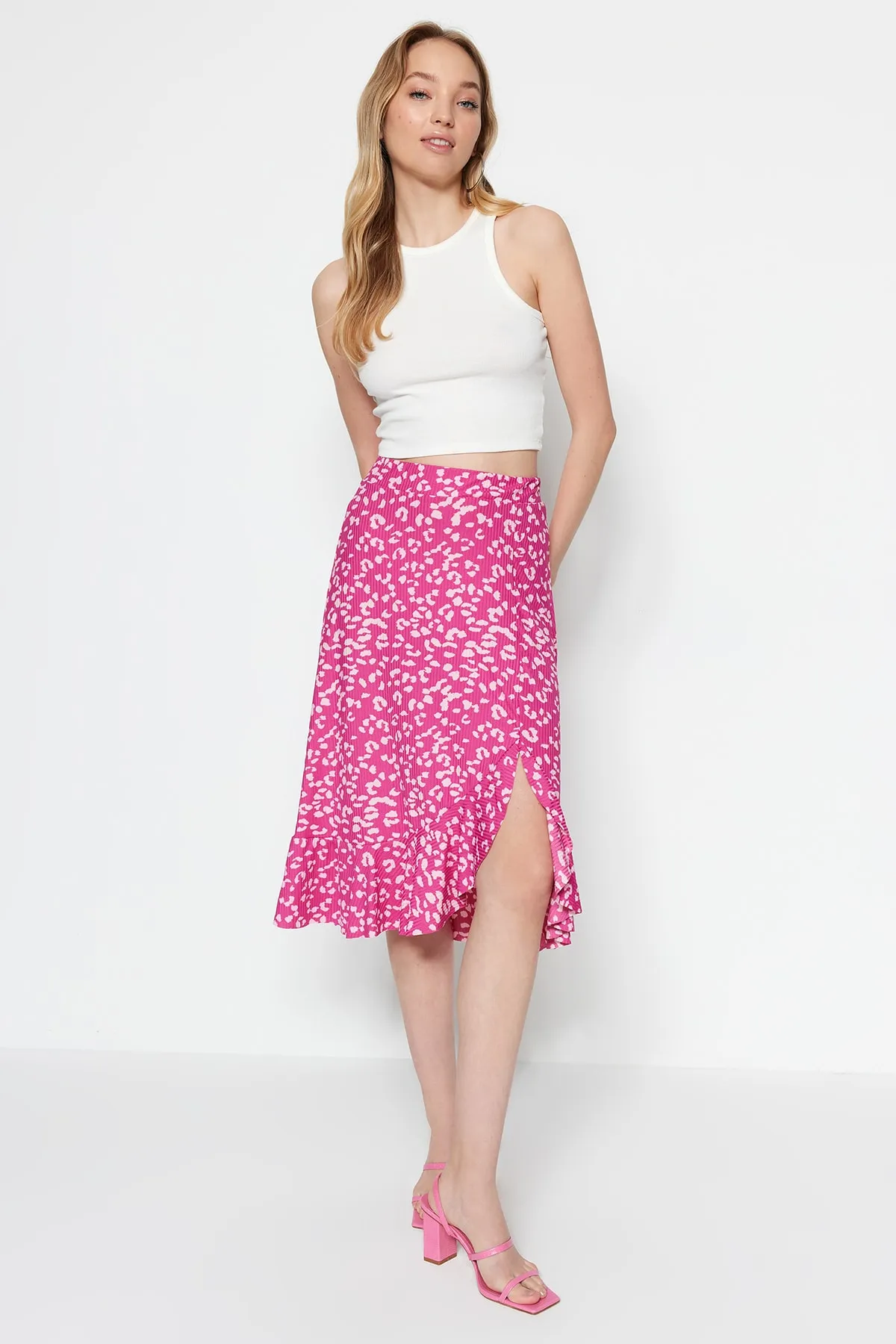 Trendyol Collection  Fuchsia bedruckter Midi-Stretch-Strickrock mit hoher Taille, Raffung und Volant TWOSS21ET0029